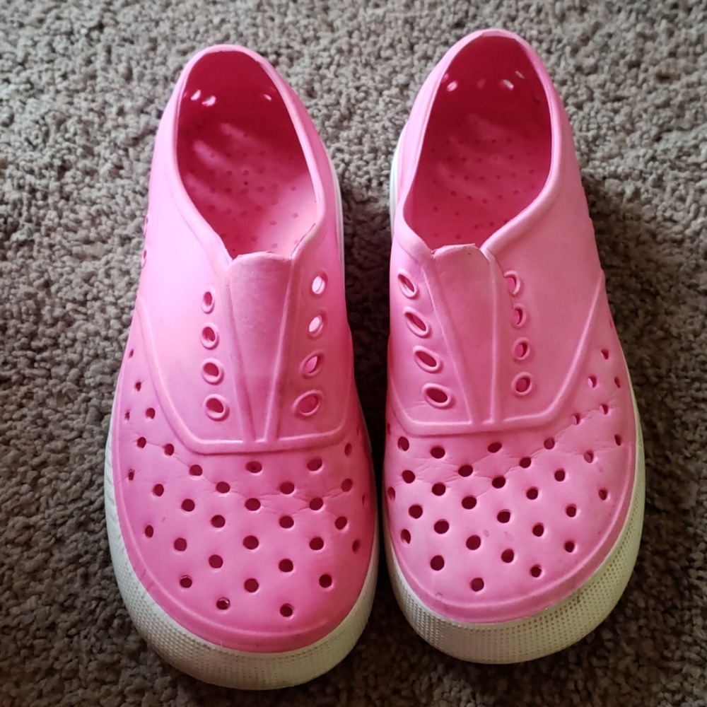 Girl's shoes